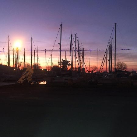 La Maison Du Port Mortagne-sur-Gironde Εξωτερικό φωτογραφία